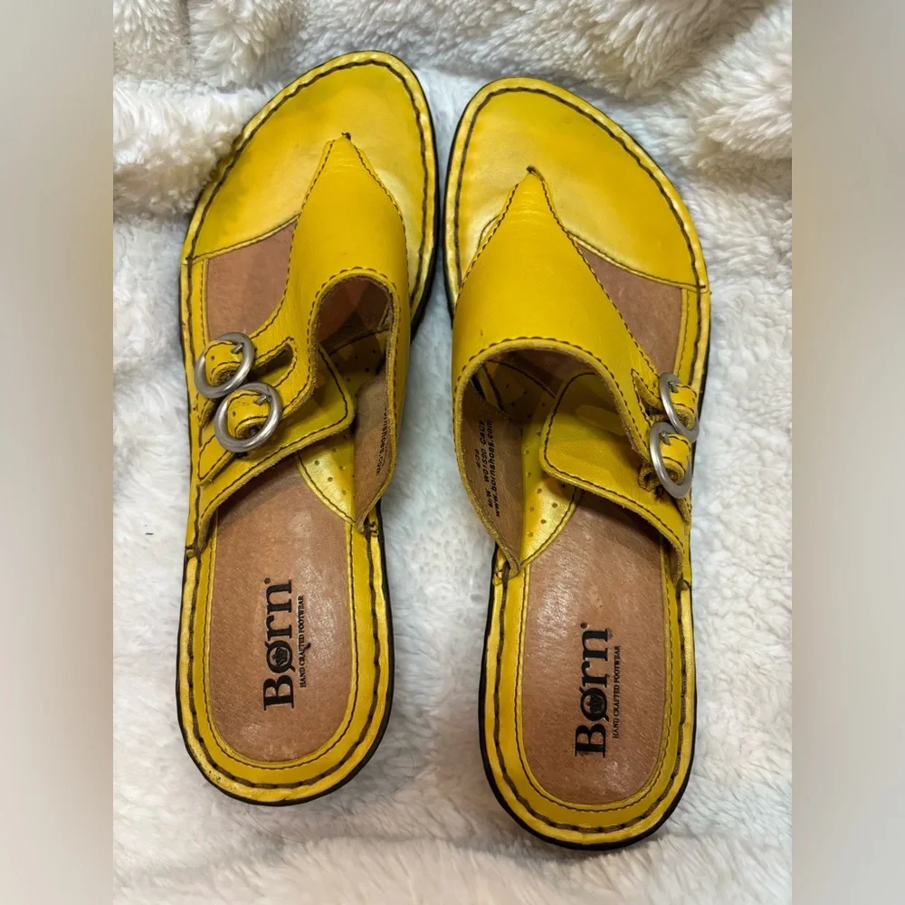 Born Women's Kellen Leather Yellow Buckle Sandals Sz 8 Excellent Condition - Picture 2 of 10